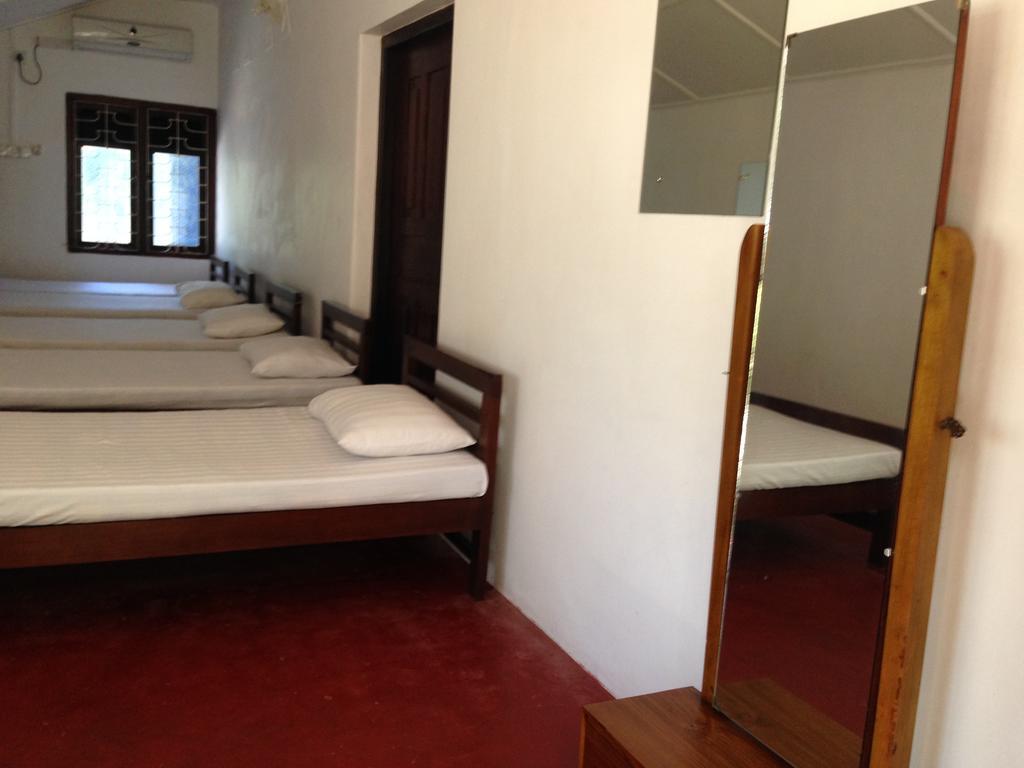 Hamilton House Hotel Negombo Ruang foto