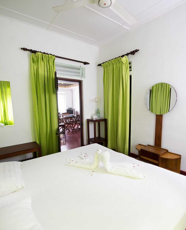 Hamilton House Hotel Negombo Ruang foto