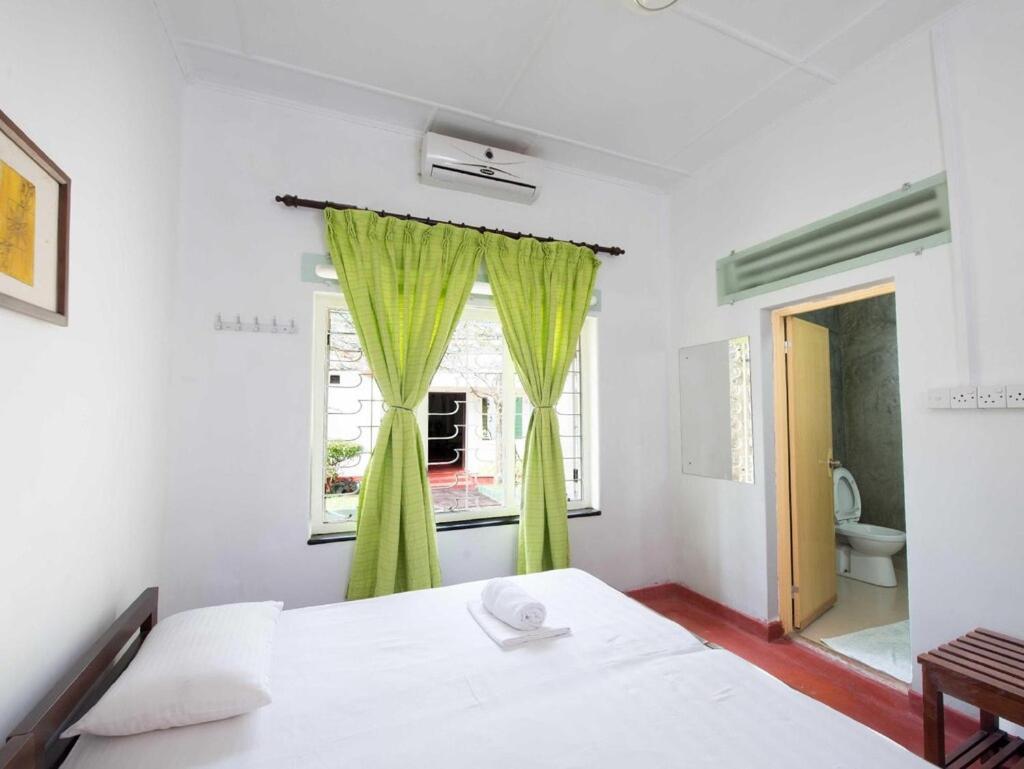 Hamilton House Hotel Negombo Bagian luar foto