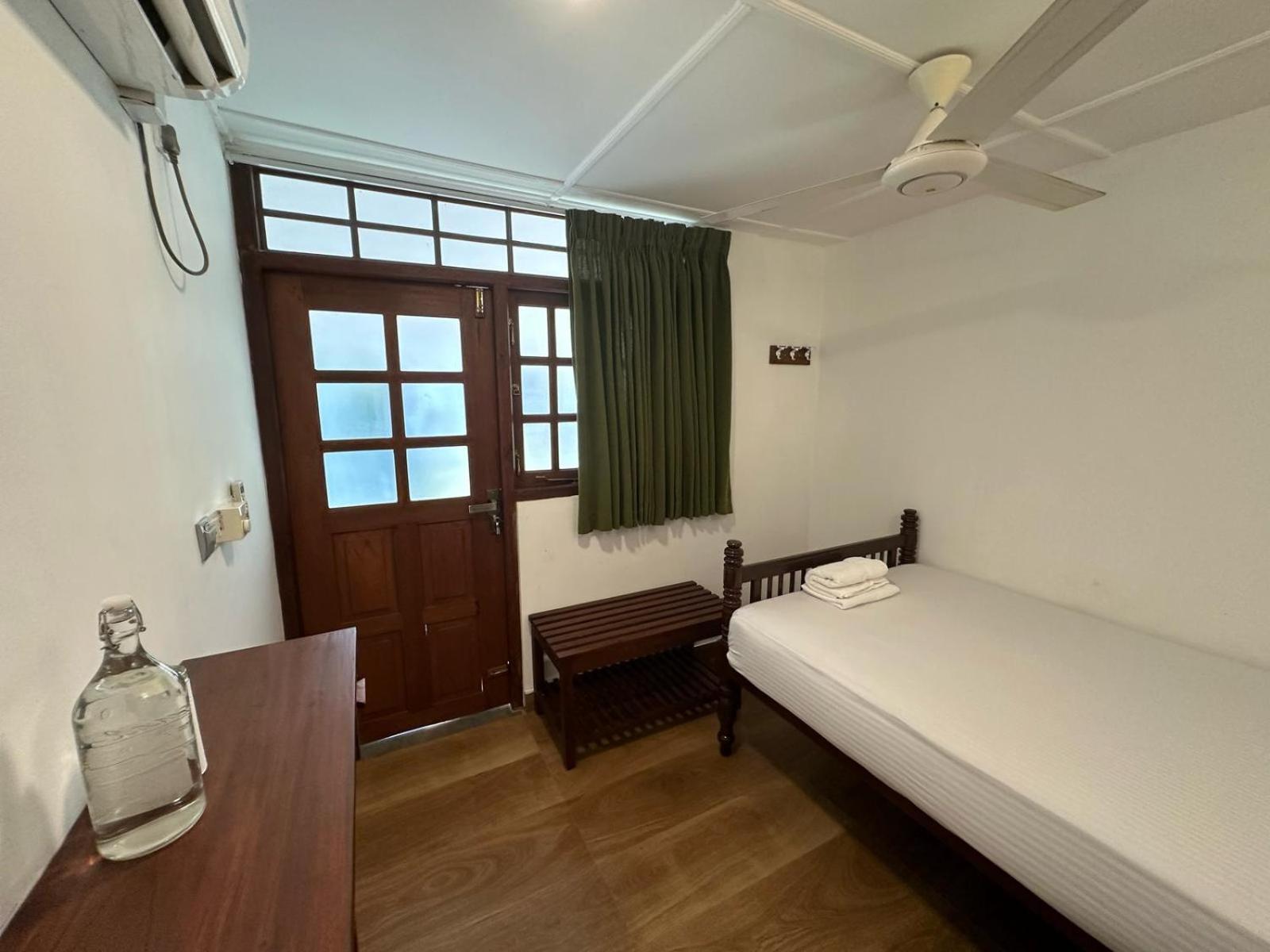 Hamilton House Hotel Negombo Bagian luar foto