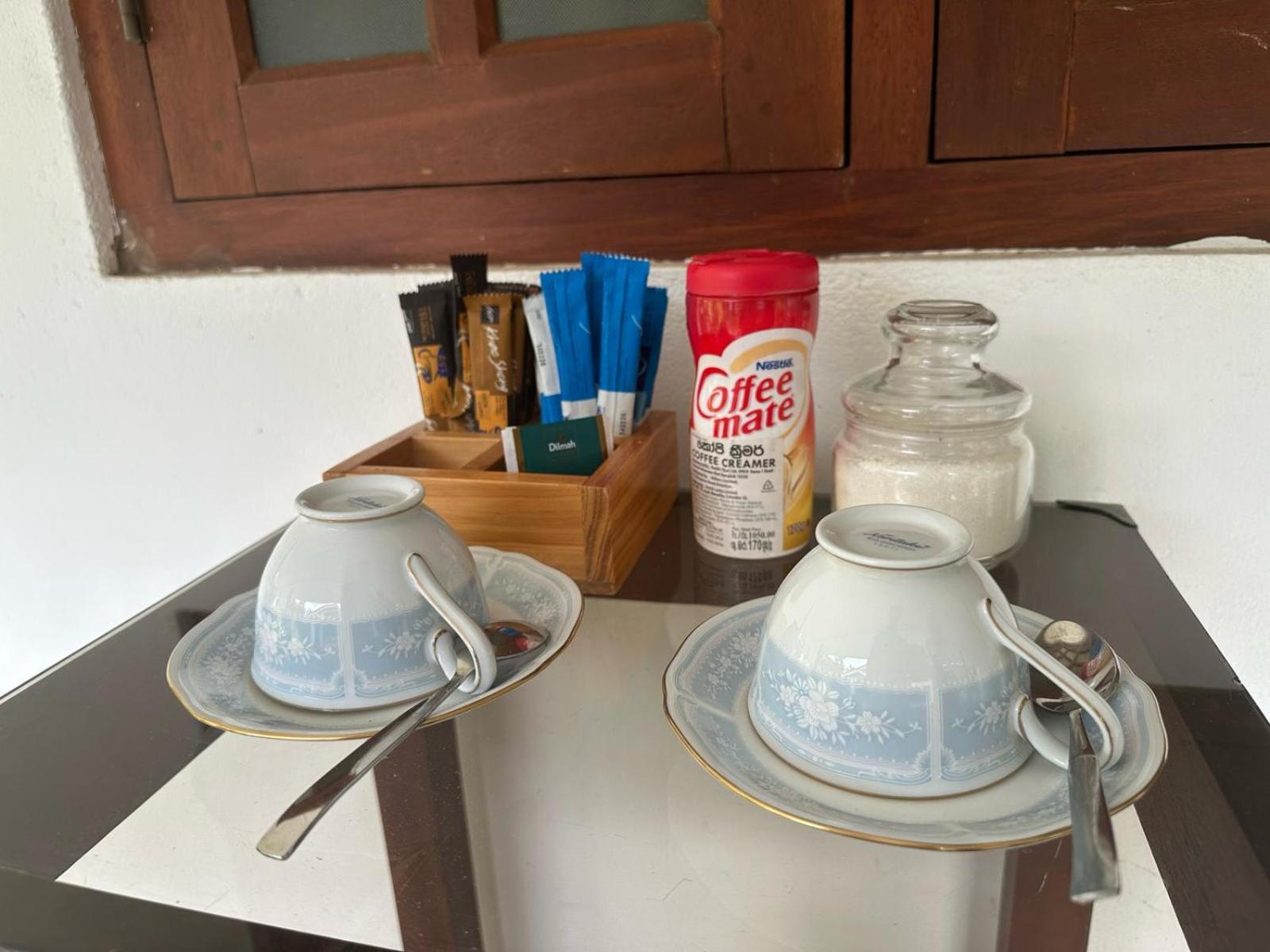 Hamilton House Hotel Negombo Bagian luar foto
