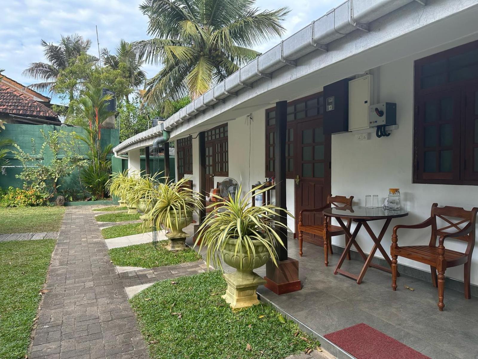 Hamilton House Hotel Negombo Bagian luar foto