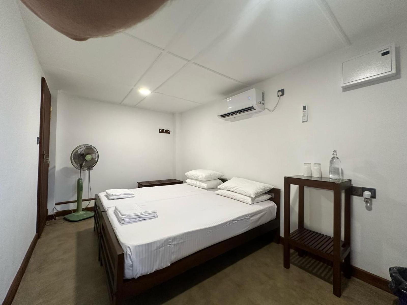 Hamilton House Hotel Negombo Bagian luar foto