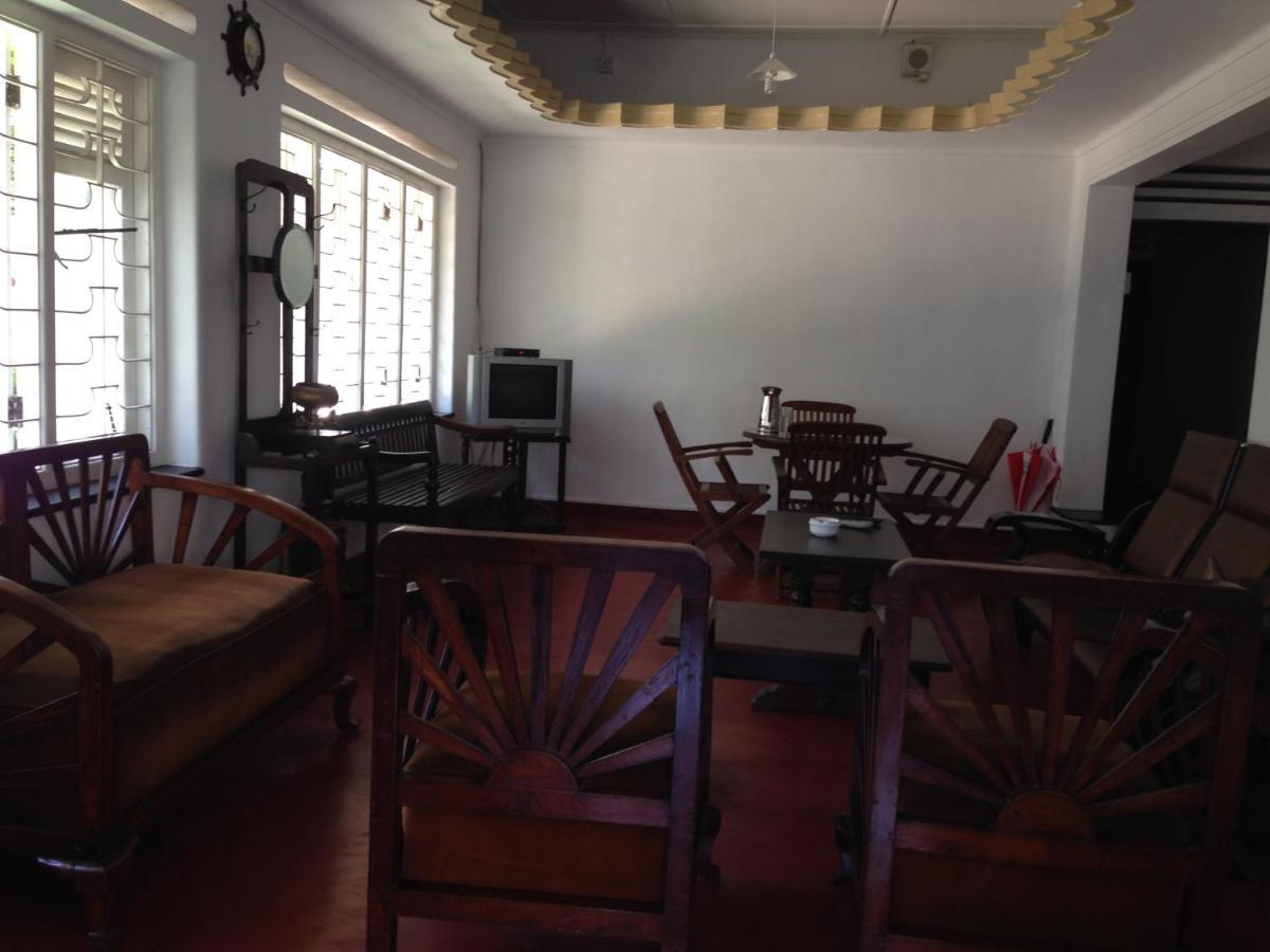 Hamilton House Hotel Negombo Bagian luar foto
