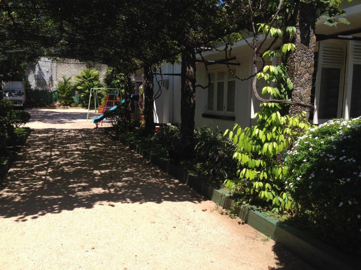 Hamilton House Hotel Negombo Bagian luar foto